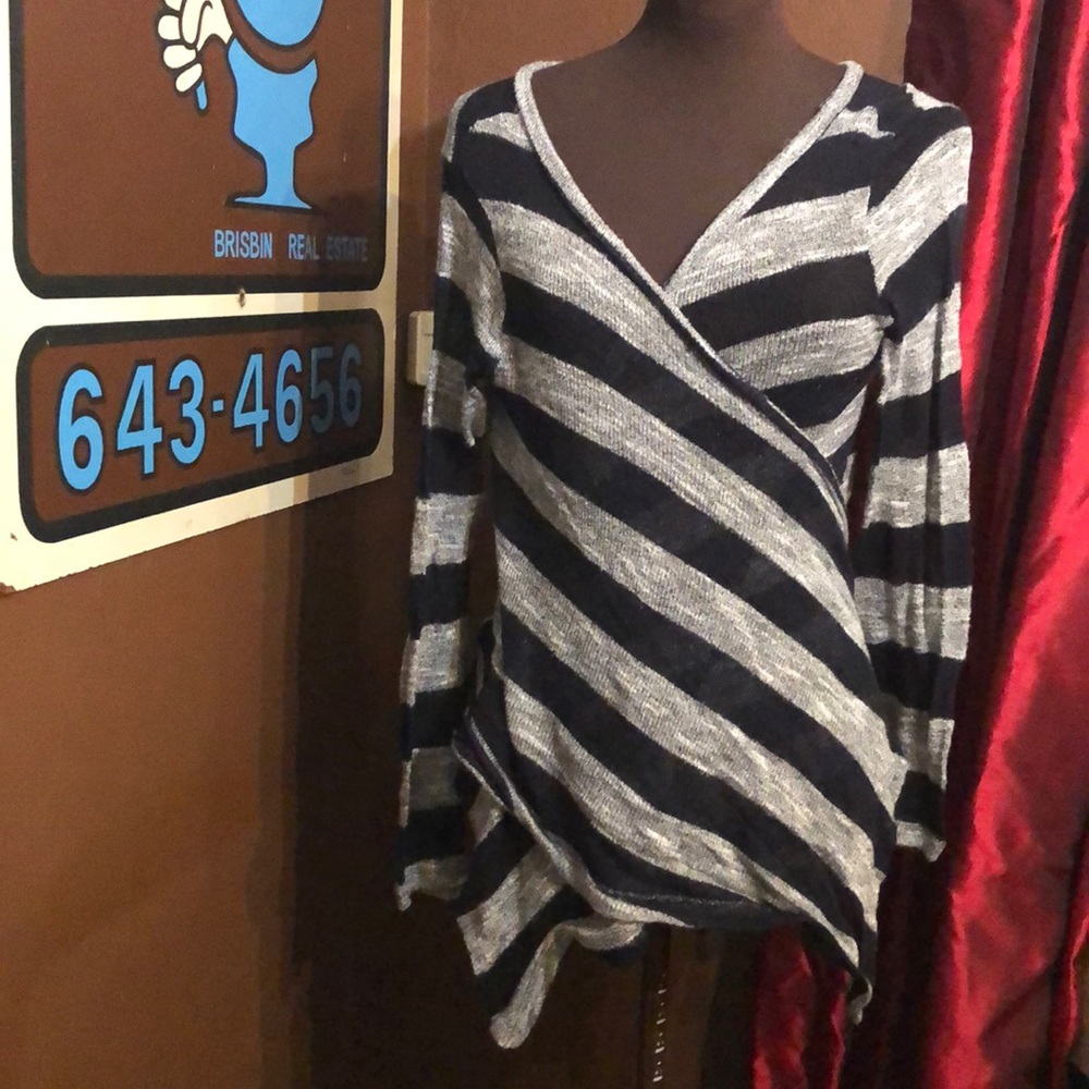 Thin wrap sweater
